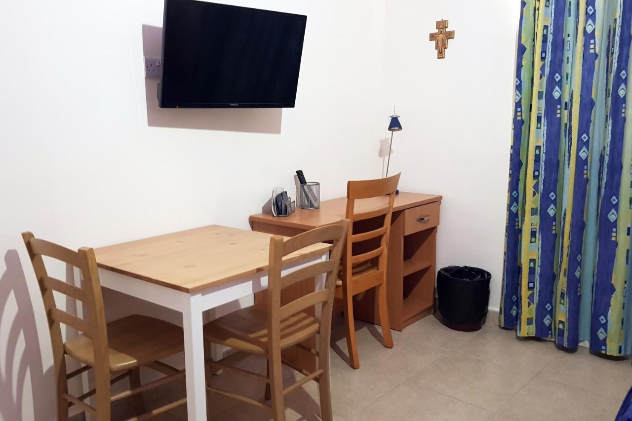 Rivotorto Retreat House Hotel Birkirkara Buitenkant foto
