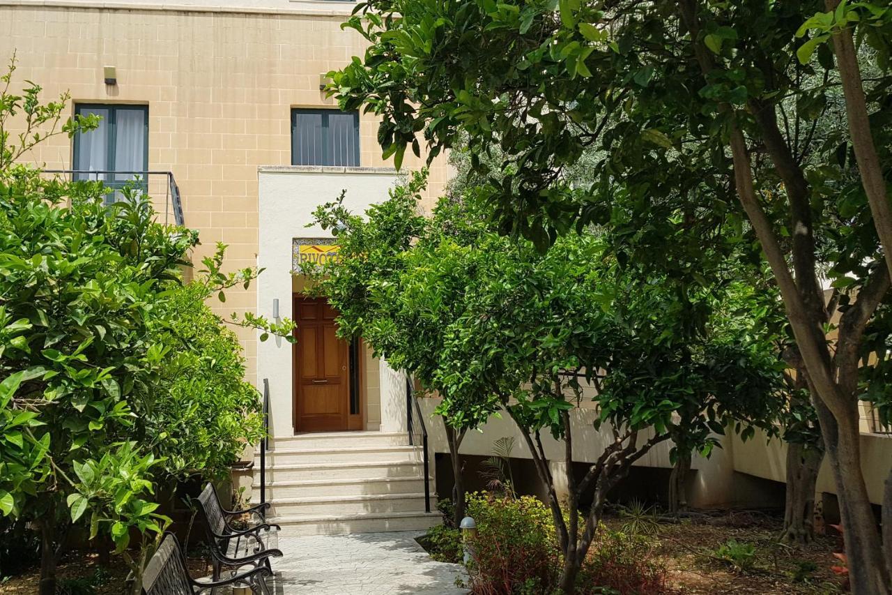Rivotorto Retreat House Hotel Birkirkara Buitenkant foto