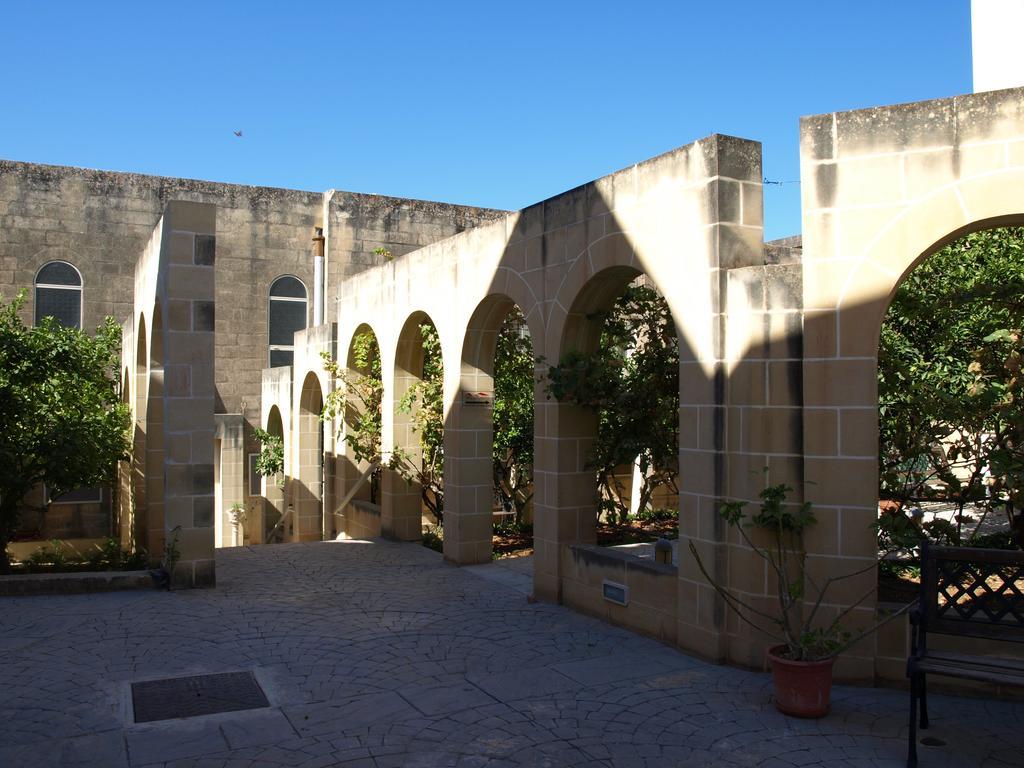 Rivotorto Retreat House Hotel Birkirkara Buitenkant foto